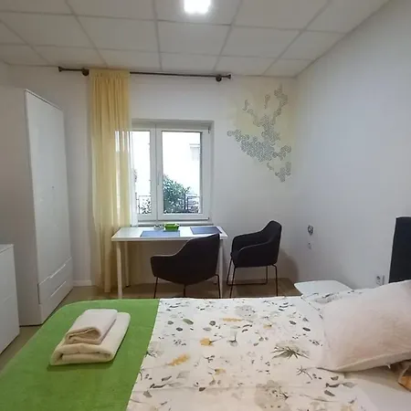 Zsa Zsa Zenta 2 *